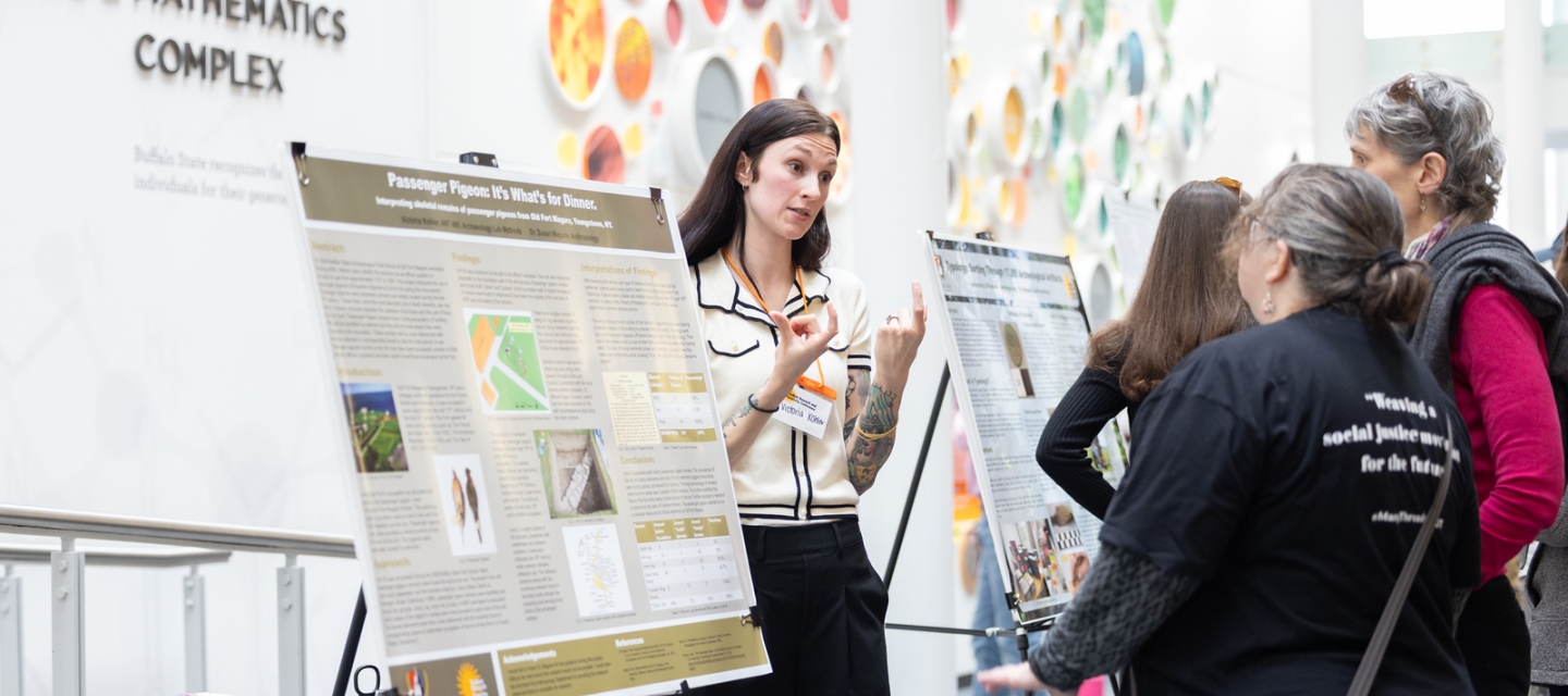 Student presents Poster Project